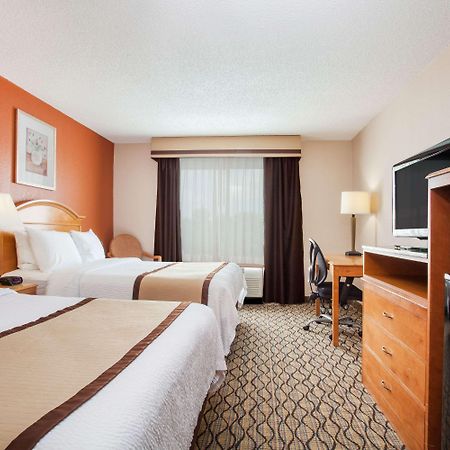 Hotel Baymont By Wyndham Madison Heights Detroit Area Exterior foto