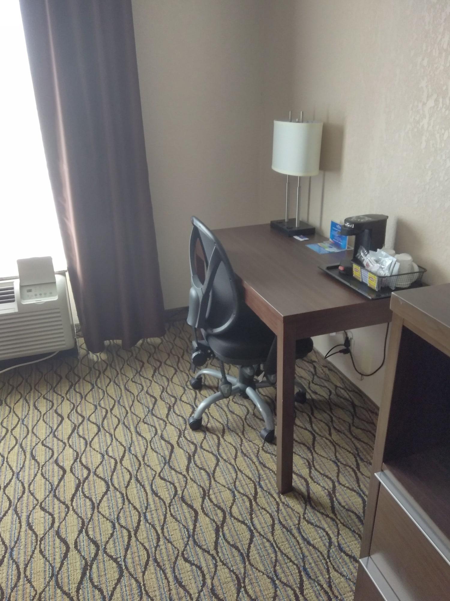 Hotel Baymont By Wyndham Madison Heights Detroit Area Exterior foto
