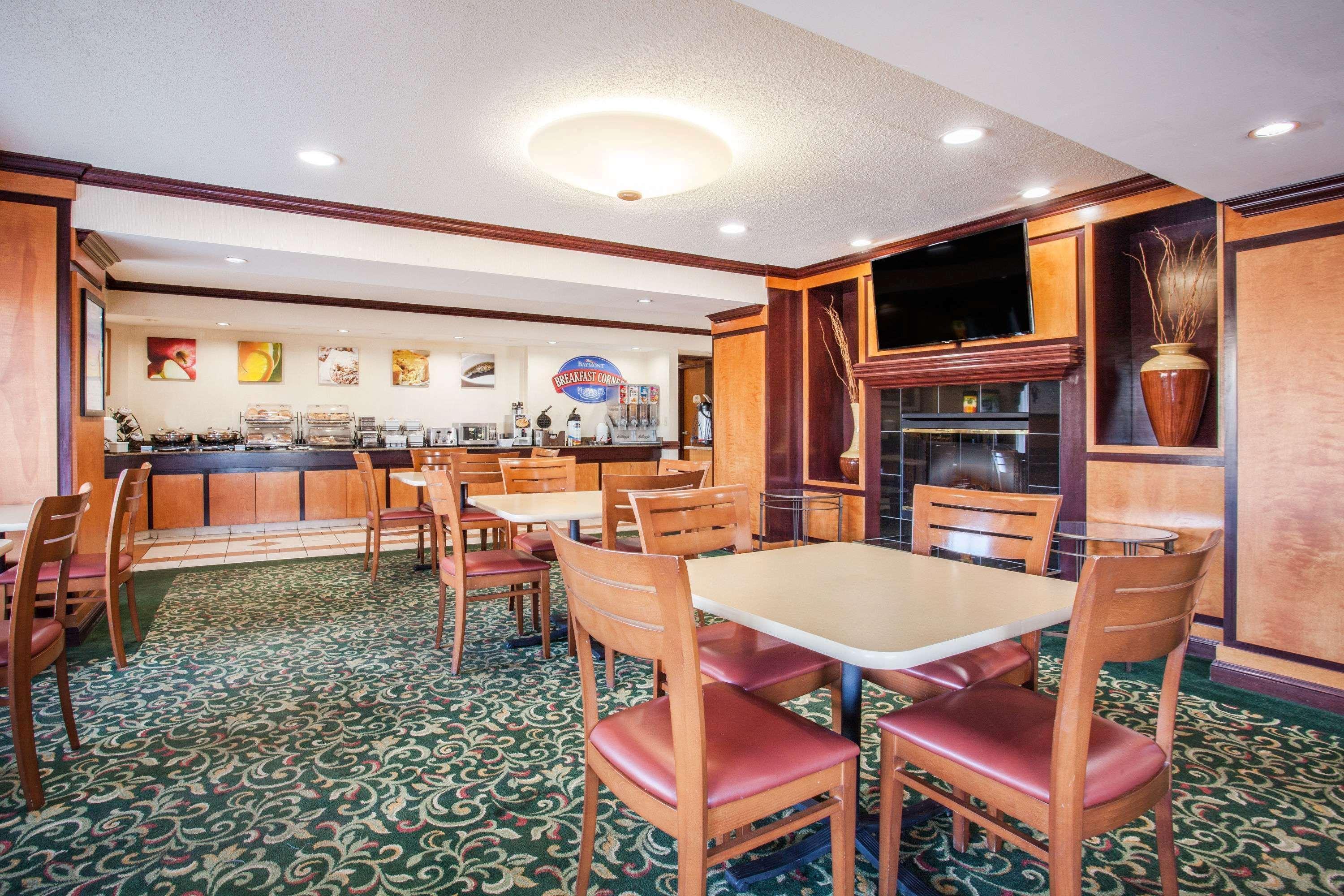 Hotel Baymont By Wyndham Madison Heights Detroit Area Exterior foto