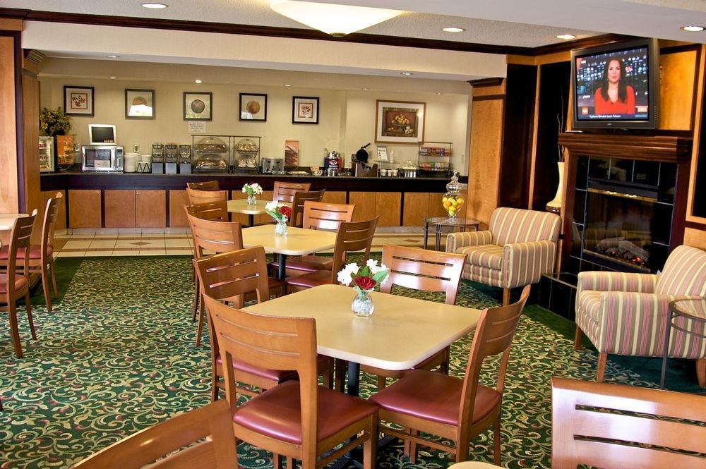 Hotel Baymont By Wyndham Madison Heights Detroit Area Exterior foto